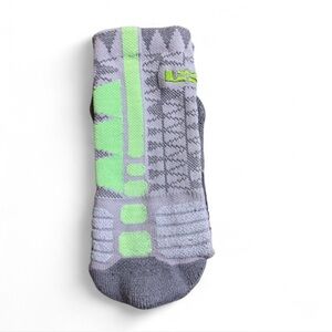 Nike LeBron James Elite Basketball Socks Boys Small